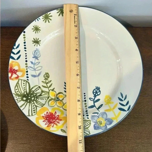 GOODWIN GARDEN PLATE BY TARGET HOME. 10 1/2" DINNER PLATE FLORAL DESIGN IN EUC. - Picture 4 of 5